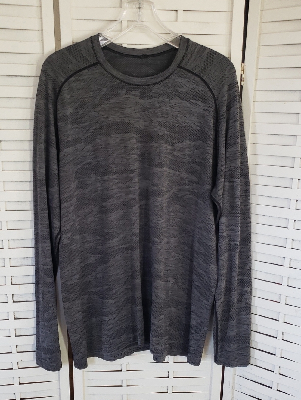 Lululemon Athletica Men's Long Sleeve Performance Tee - Dark Gray Heather XL